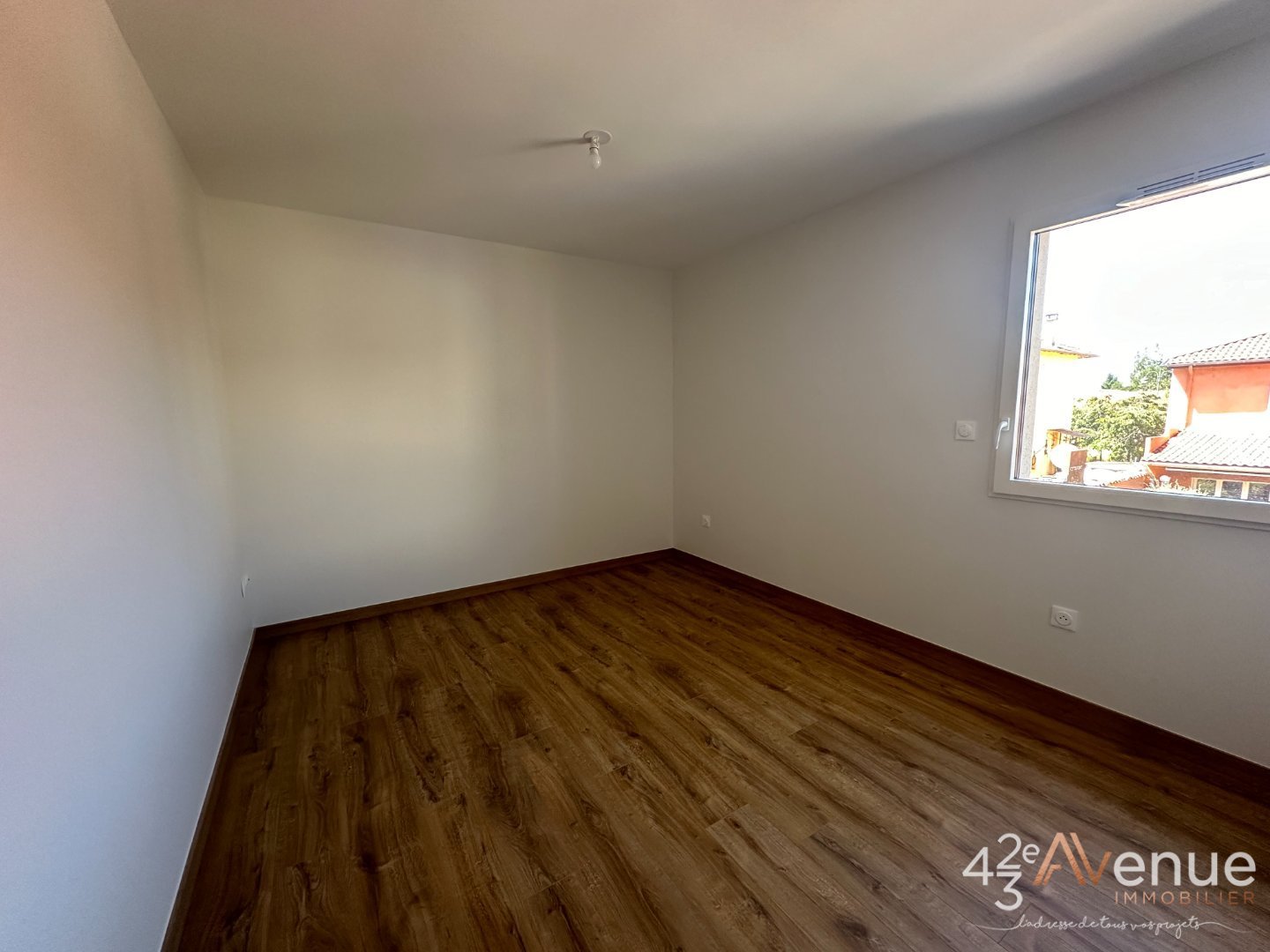 APPARTEMENT T3 - MONTROND LES BAINS - 69.98 m2 - 212000€