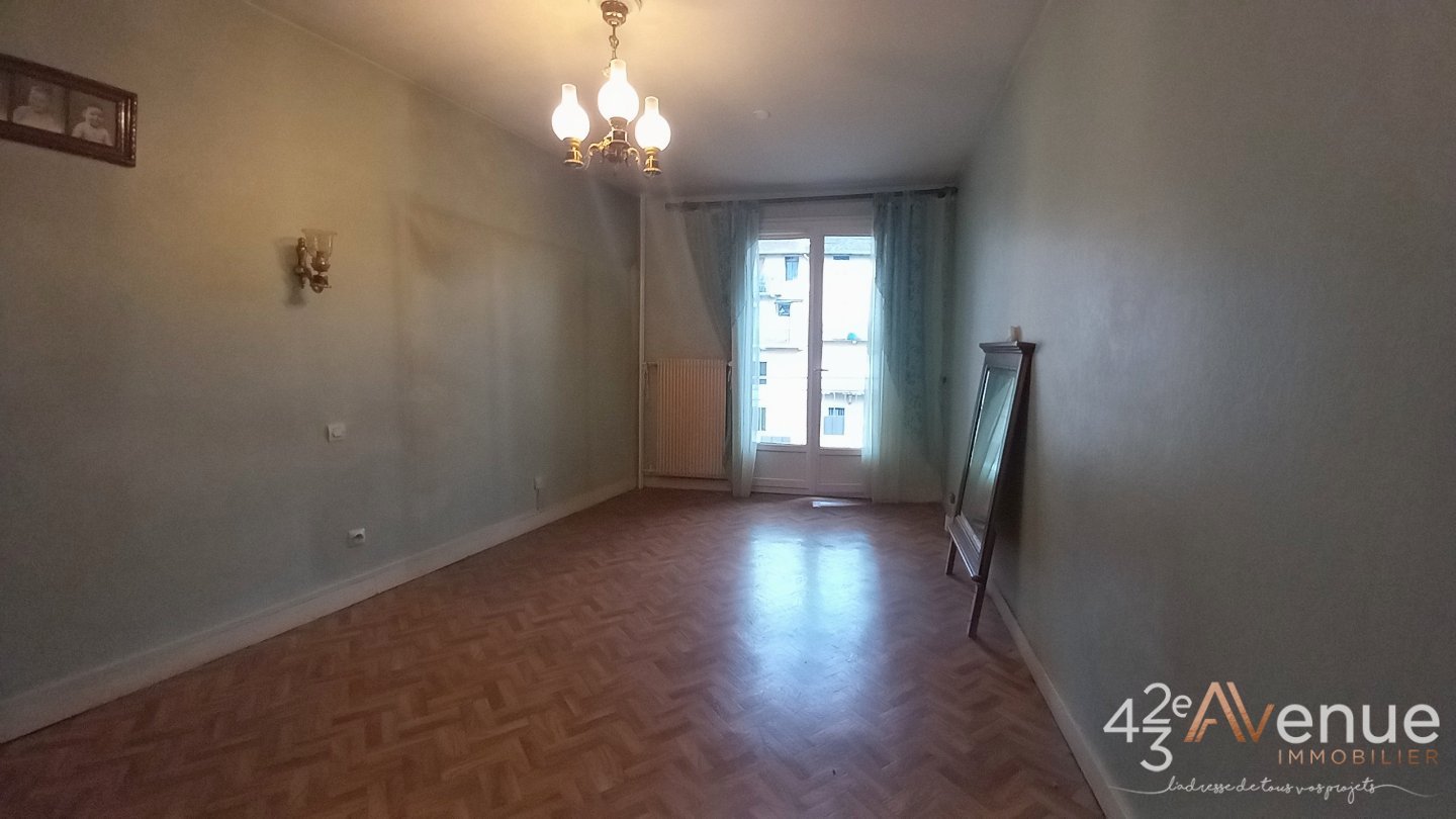 T3 AVEC BALCON A VENDRE - RIVE DE GIER - 79 m2 - 86�000�&euro;