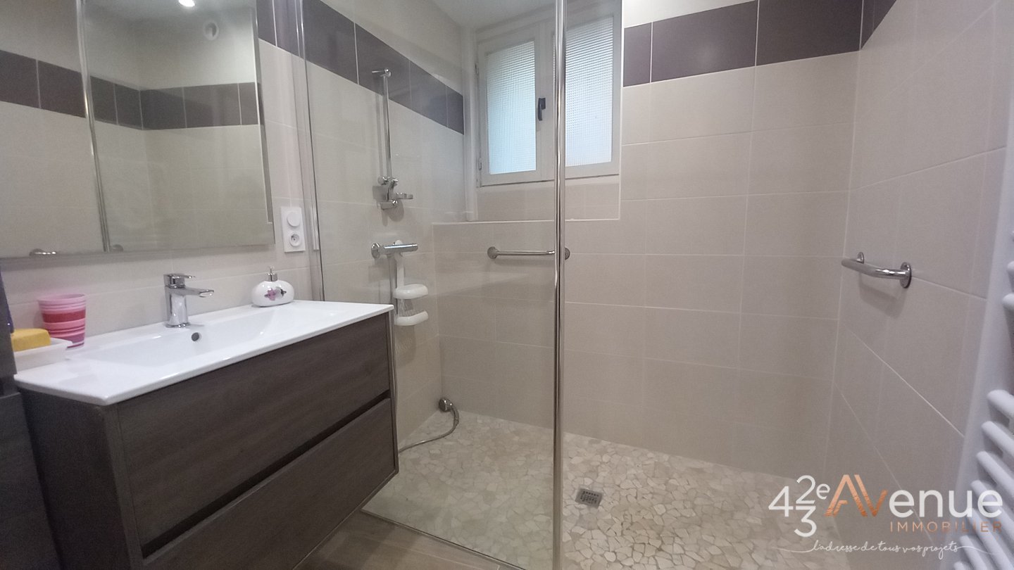 T3 AVEC BALCON A VENDRE - RIVE DE GIER - 79 m2 - 86�000�&euro;