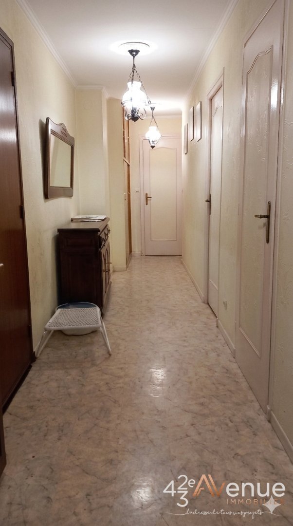 T3 AVEC BALCON A VENDRE - RIVE DE GIER - 79 m2 - 86�000�&euro;