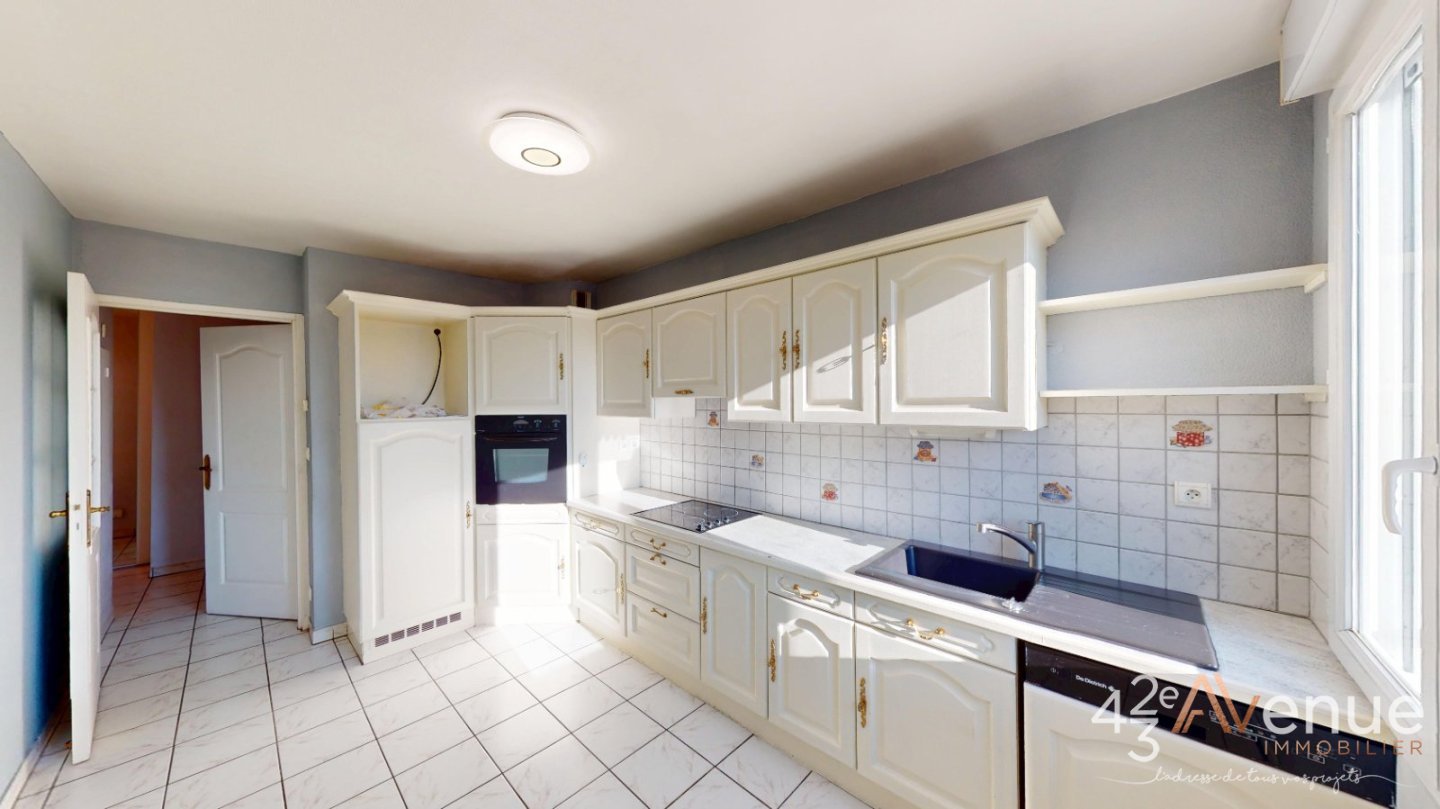 APPARTEMENT T3 - ROCHE LA MOLIERE - 83.24 m2 - VENDU