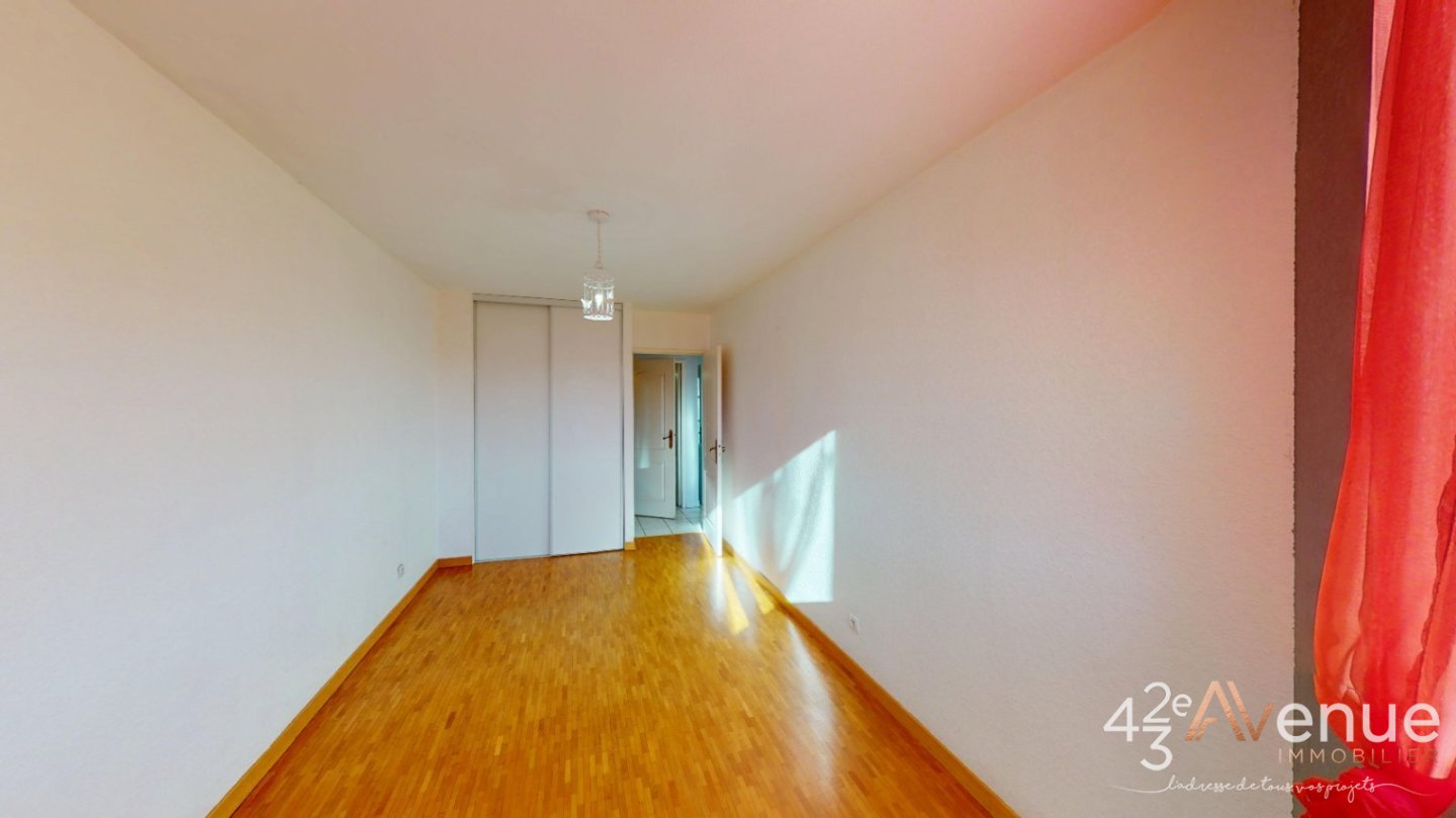 APPARTEMENT T3 - ROCHE LA MOLIERE - 83.24 m2 - VENDU