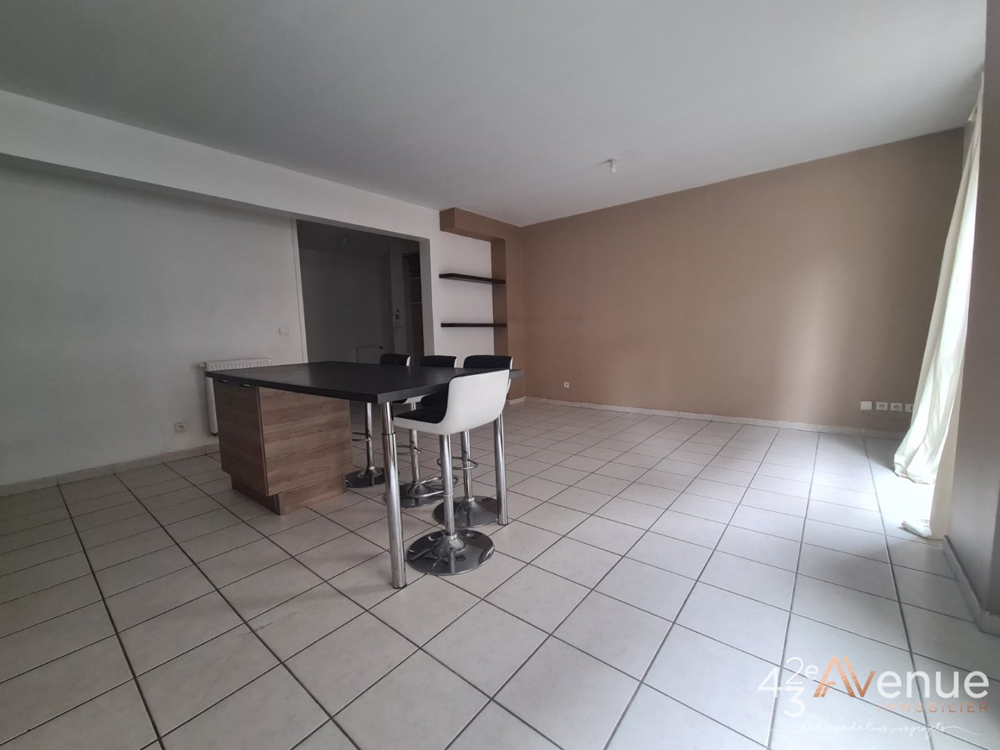 APPARTEMENT T3 A VENDRE - ST ETIENNE BADOUILLERE - 67.33 m2 - 136000€