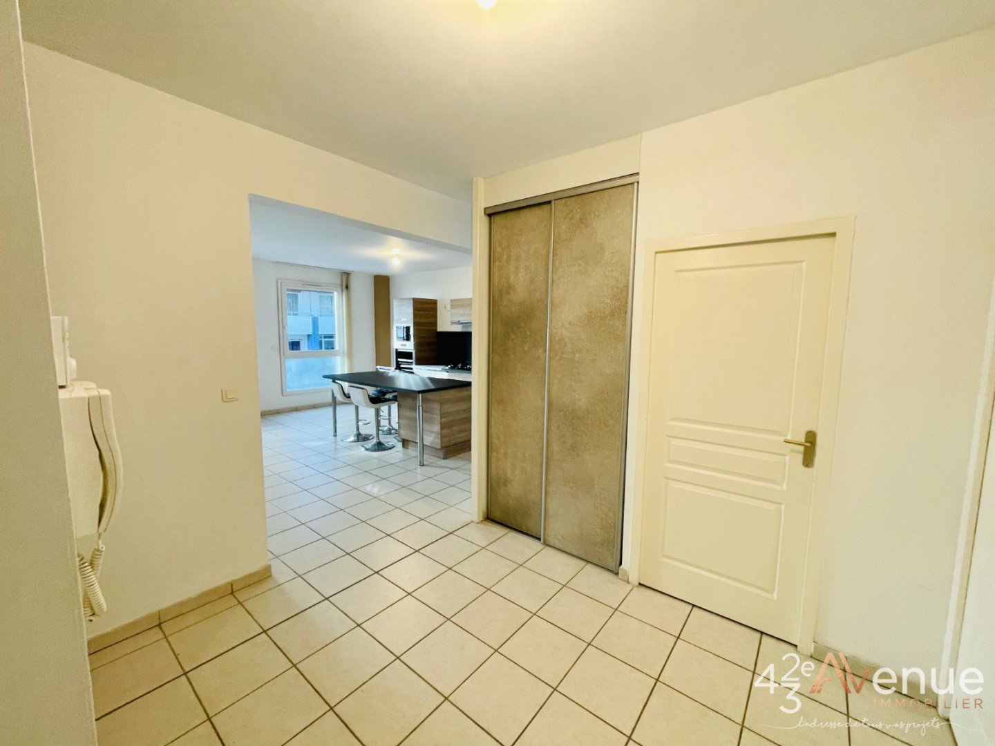 APPARTEMENT T3 A VENDRE - ST ETIENNE BADOUILLERE - 67.33 m2 - 136000€