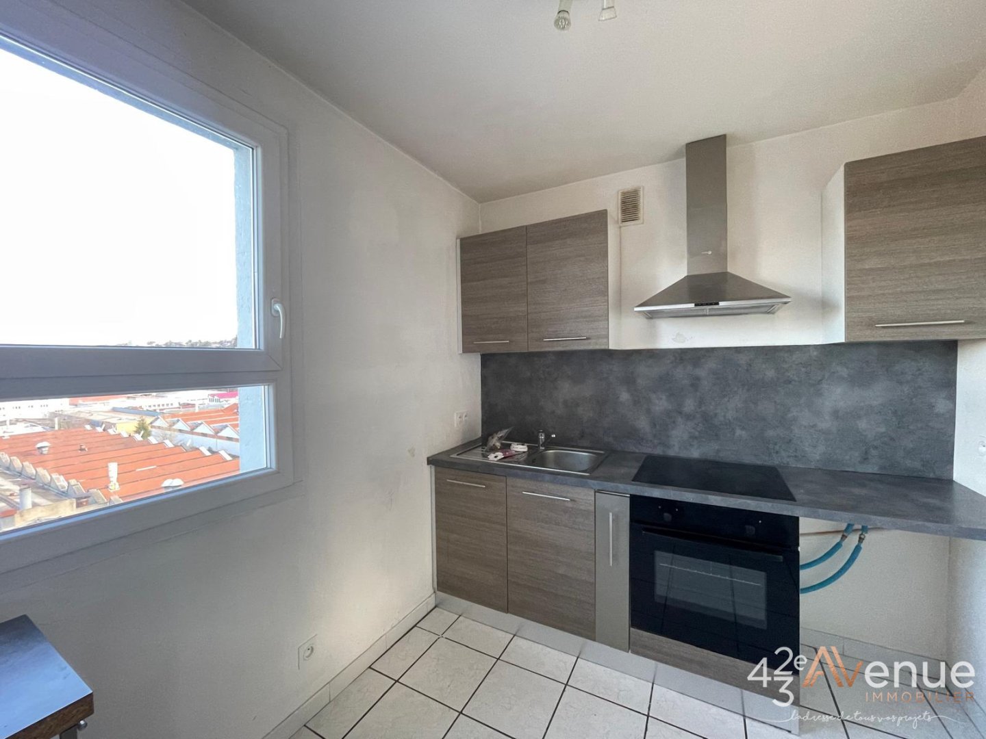 Appartement Type 4 avec balcon et garage A VENDRE - ST ETIENNE BELLEVUE - 66.37 m2 - 85 000 €