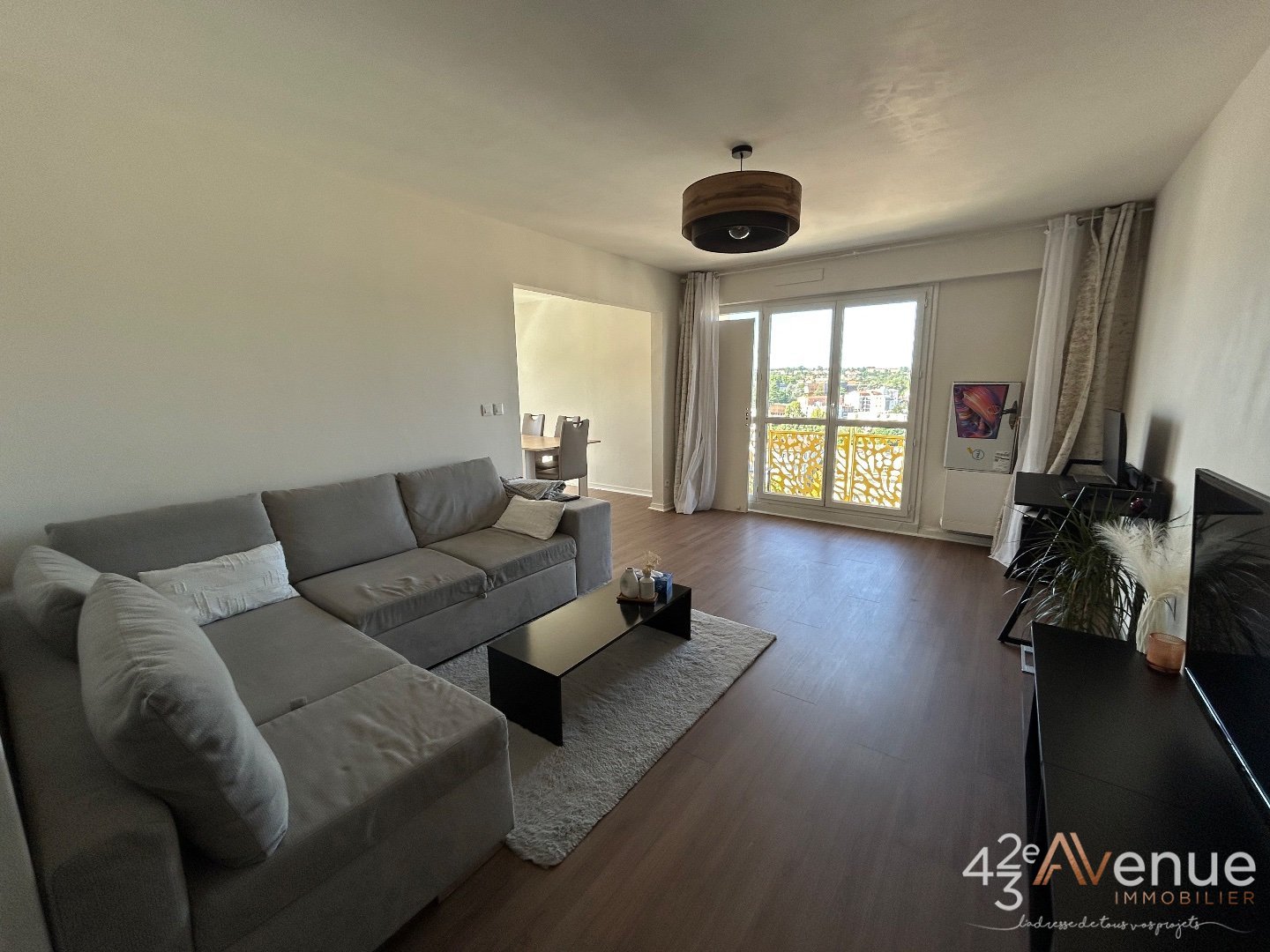 APPARTEMENT T3 A VENDRE - ST ETIENNE BELLEVUE - 76 m2 - 100000€