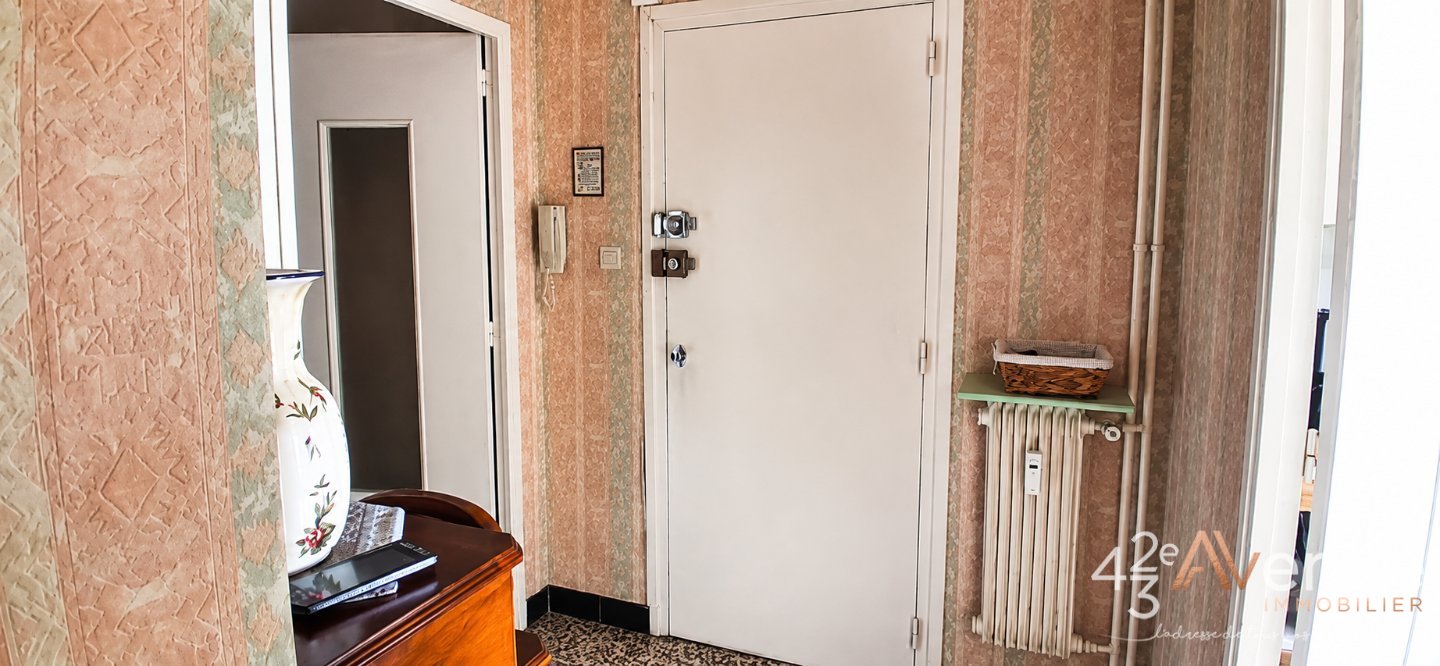 APPARTEMENT T3 A VENDRE - ST ETIENNE BELLEVUE - 58 m2 - 65 000 &euro;