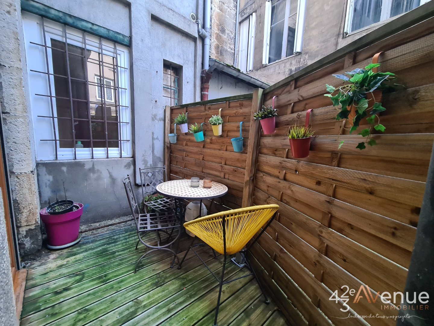 APPARTEMENT T3 A VENDRE - ST ETIENNE CENTRE VILLE - 77 m2 - 96000€