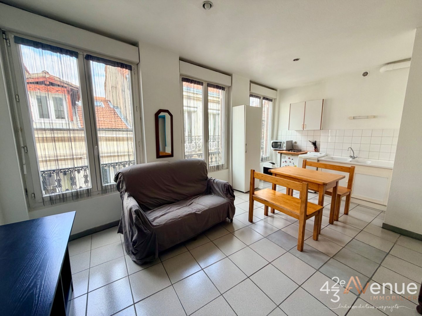 2 studios dans un seul lot de 62,82 m2 habitable A VENDRE - ST ETIENNE CENTRE VILLE - 62.82 m2 - 100�000�&euro;