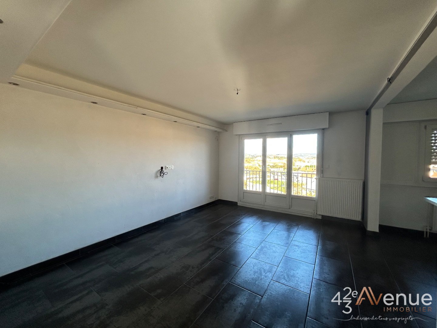 APPARTEMENT T3 A VENDRE - ST ETIENNE CHATEAUCREUX - 64 m2 - 105 000 €