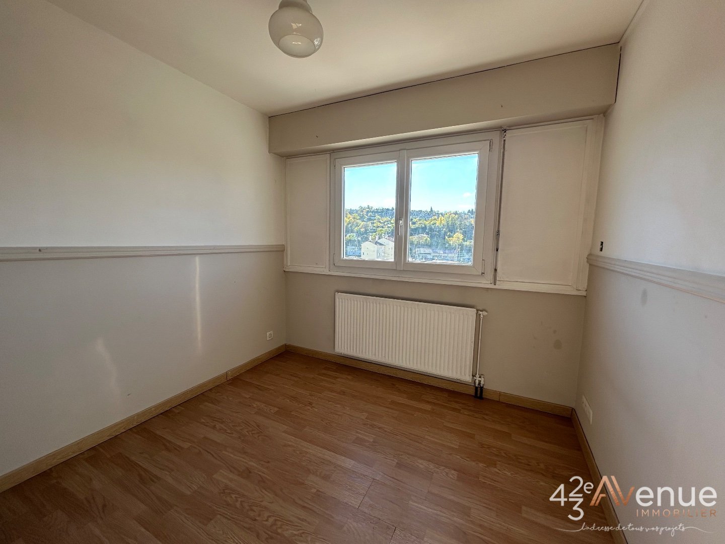 APPARTEMENT T3 A VENDRE - ST ETIENNE CHATEAUCREUX - 64 m2 - 105 000 €