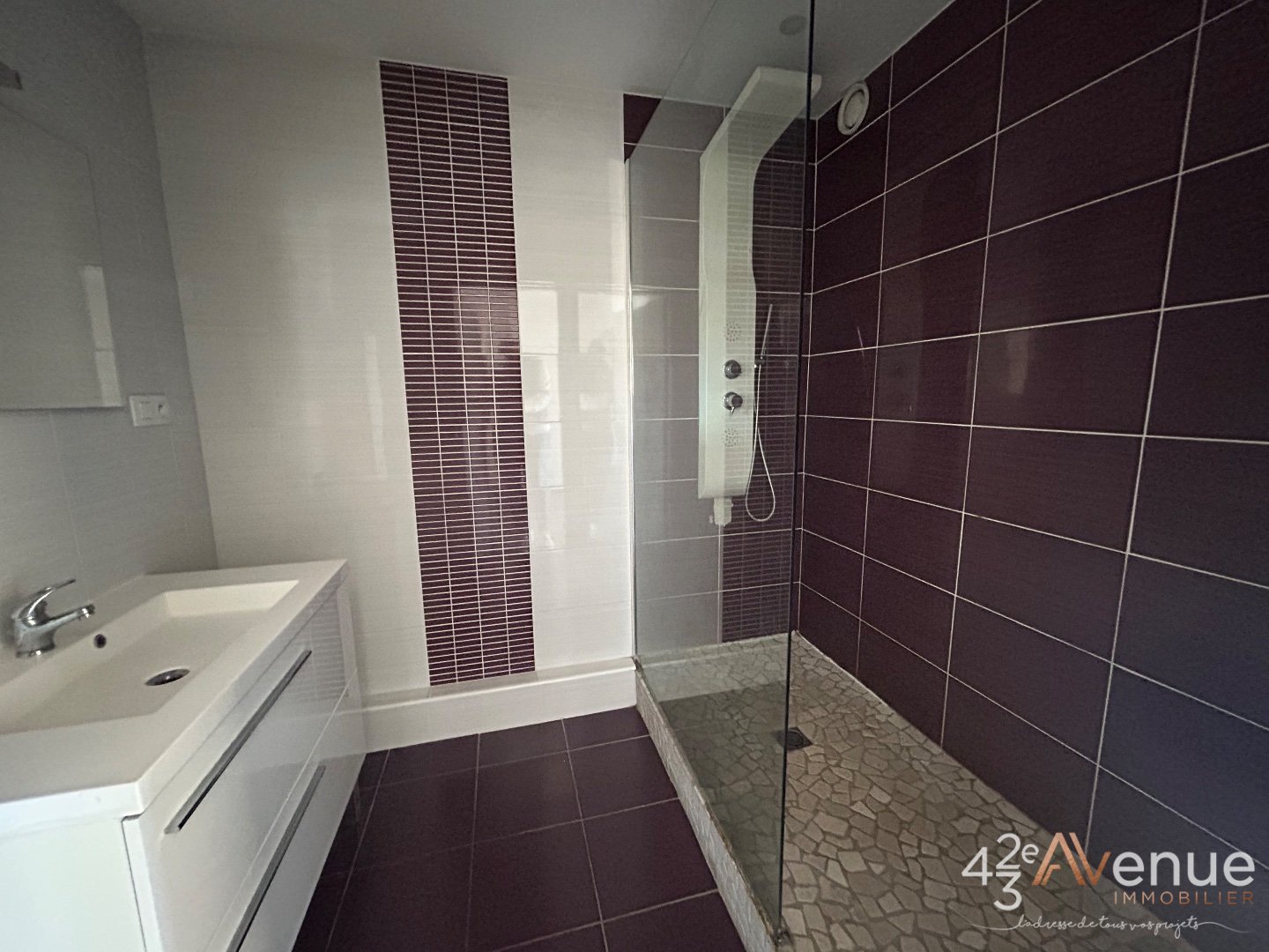 APPARTEMENT T3 A VENDRE - ST ETIENNE CHATEAUCREUX - 64 m2 - 105 000 €