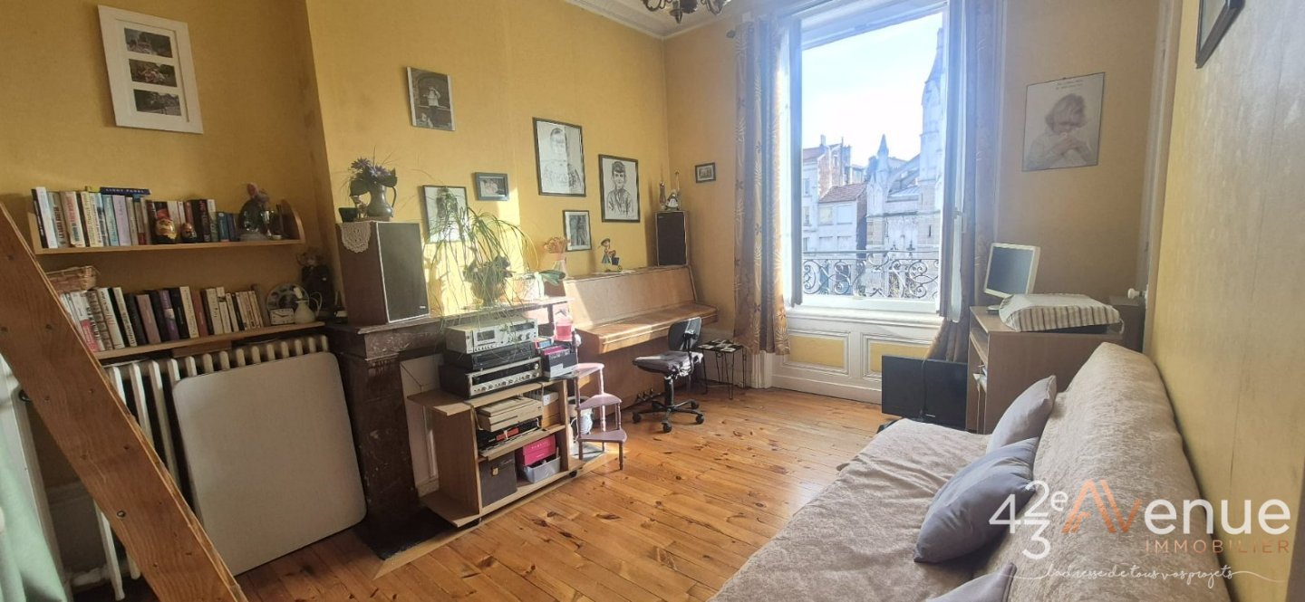 APPARTEMENT T3 A VENDRE - ST ETIENNE CENTRE VILLE - 64 m2 - 78�000�&euro;