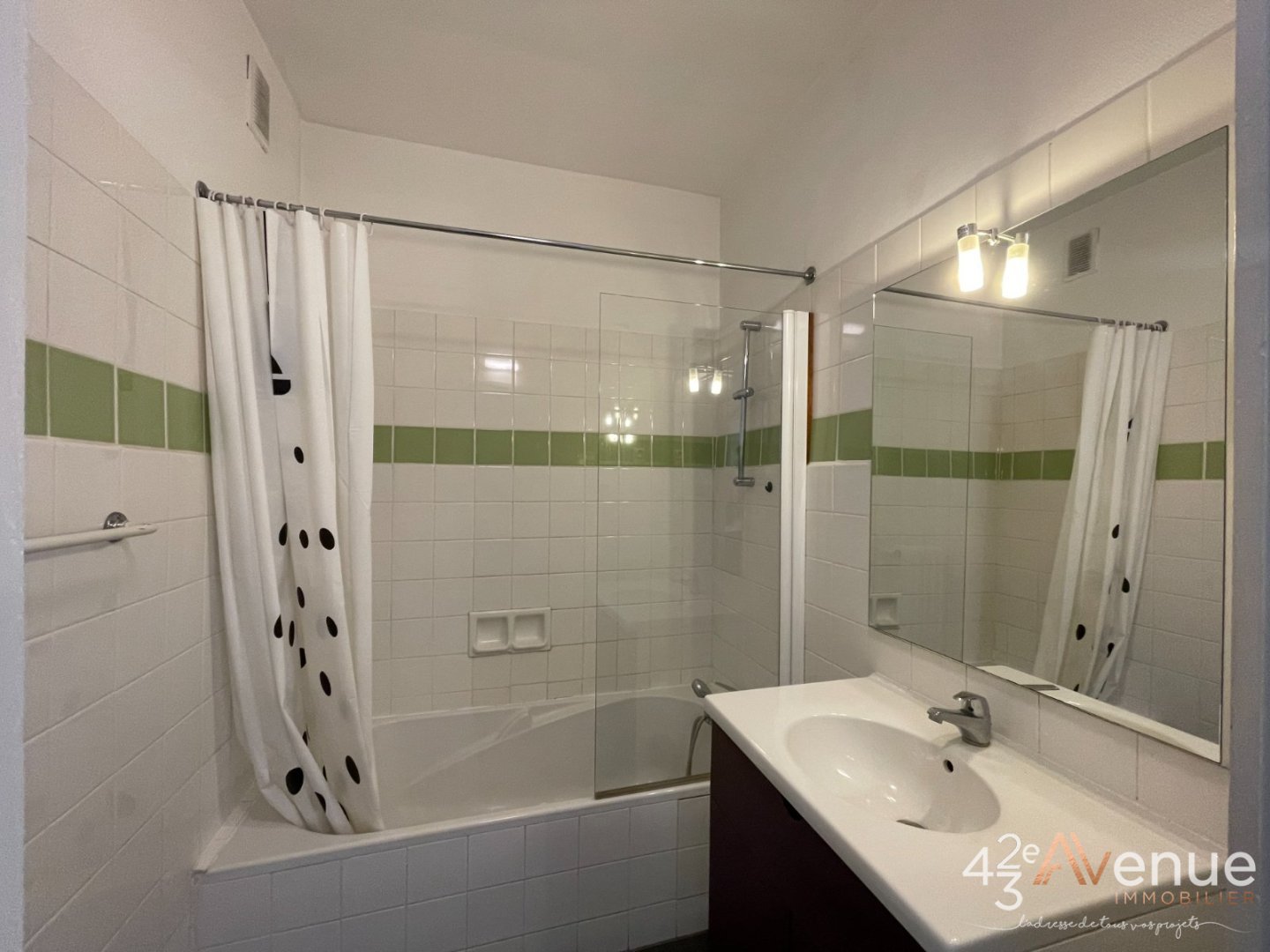 Appartement Type 3 avec balcon Facult A VENDRE - ST ETIENNE FACULTE   CENTRE DEUX - 65 m2 - 79000€