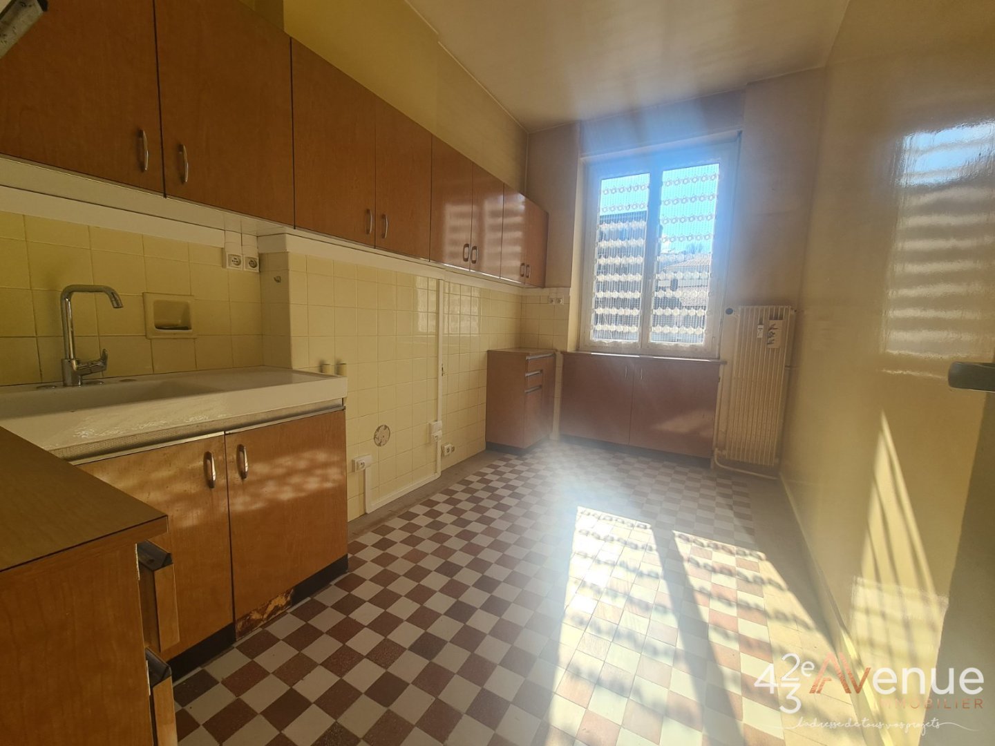 APPARTEMENT T3 A VENDRE - ST ETIENNE FACULTE   CENTRE DEUX - 70.62 m2 - 55000€