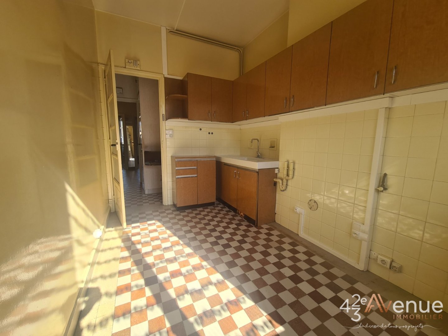 APPARTEMENT T3 A VENDRE - ST ETIENNE FACULTE   CENTRE DEUX - 70.62 m2 - 55000€