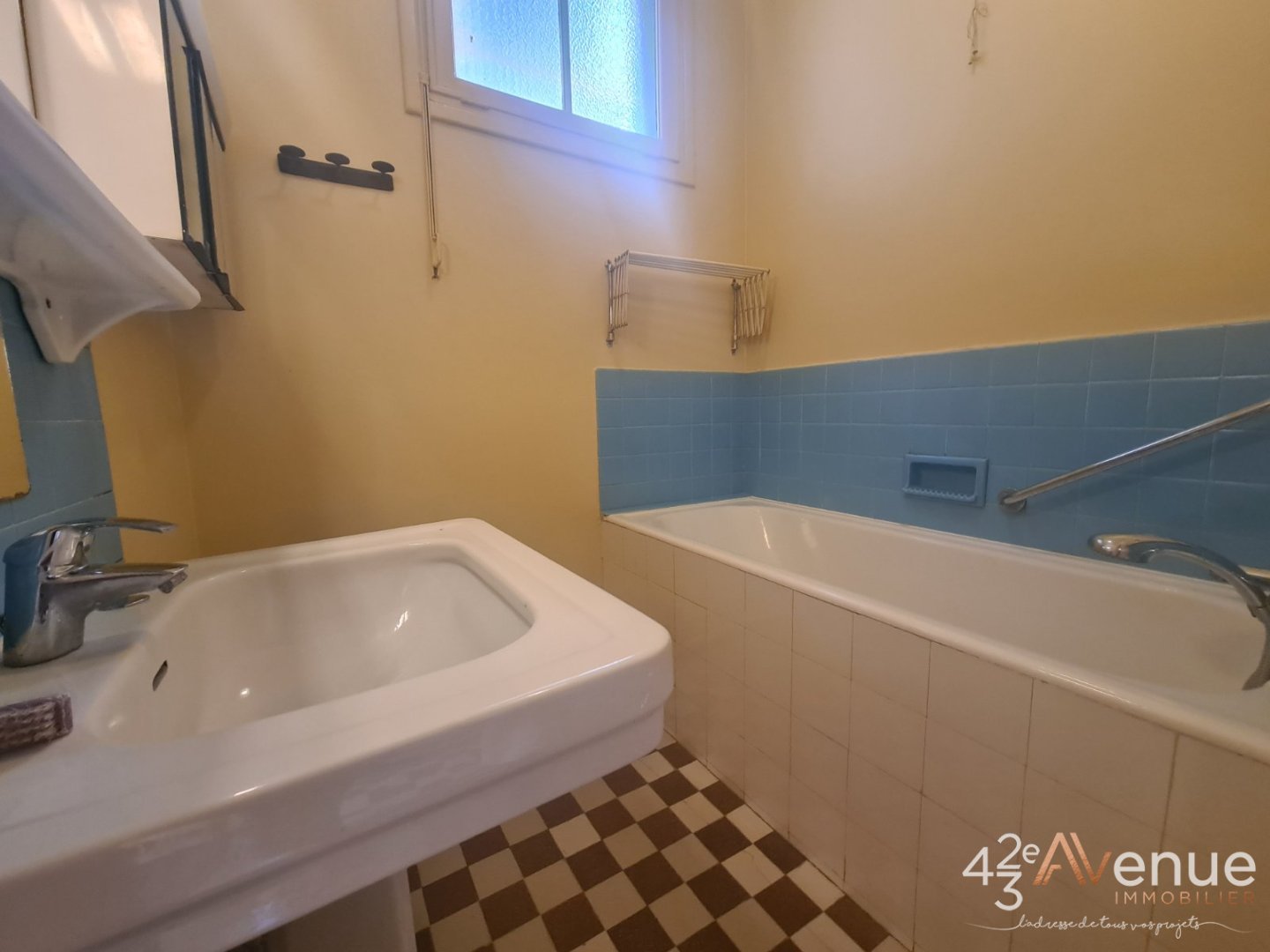 APPARTEMENT T3 A VENDRE - ST ETIENNE FACULTE   CENTRE DEUX - 70.62 m2 - 55000€