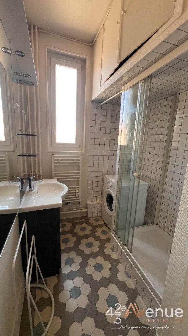 APPARTEMENT T3 A VENDRE - ST ETIENNE FACULTE   CENTRE DEUX - 75.28 m2 - 99 500 &euro;