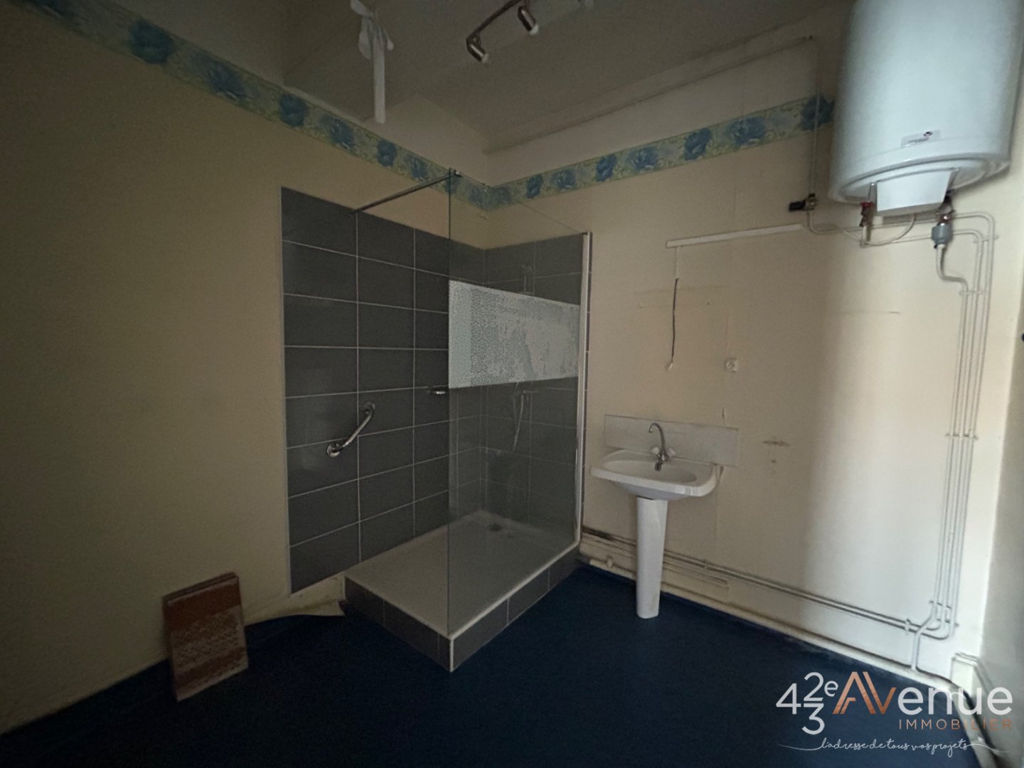 APPARTEMENT T3 A VENDRE - ST ETIENNE FACULTE   CENTRE DEUX - 82 m2 - 89 000 &euro;