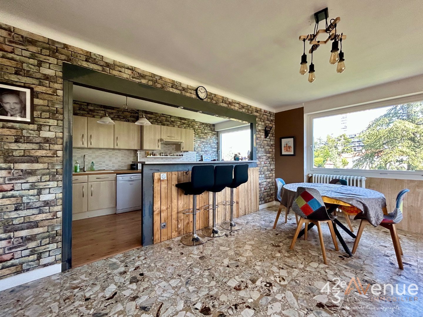 APPARTEMENT T3 A VENDRE - ST ETIENNE FAURIEL - 83.62 m2 - 89000€