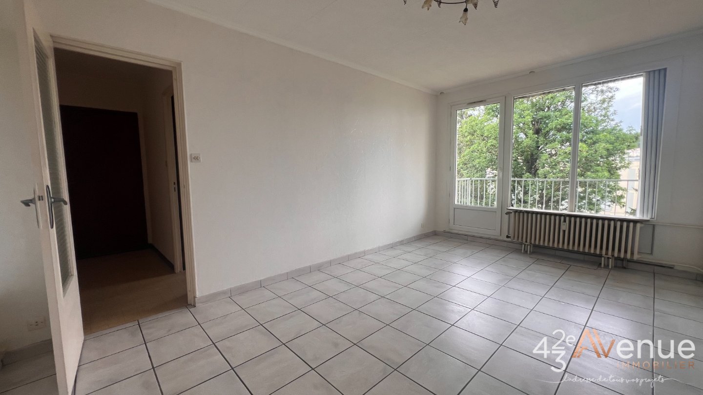 APPARTEMENT T3 A VENDRE - ST ETIENNE FAURIEL - 64 m2 - 75 000 &euro;