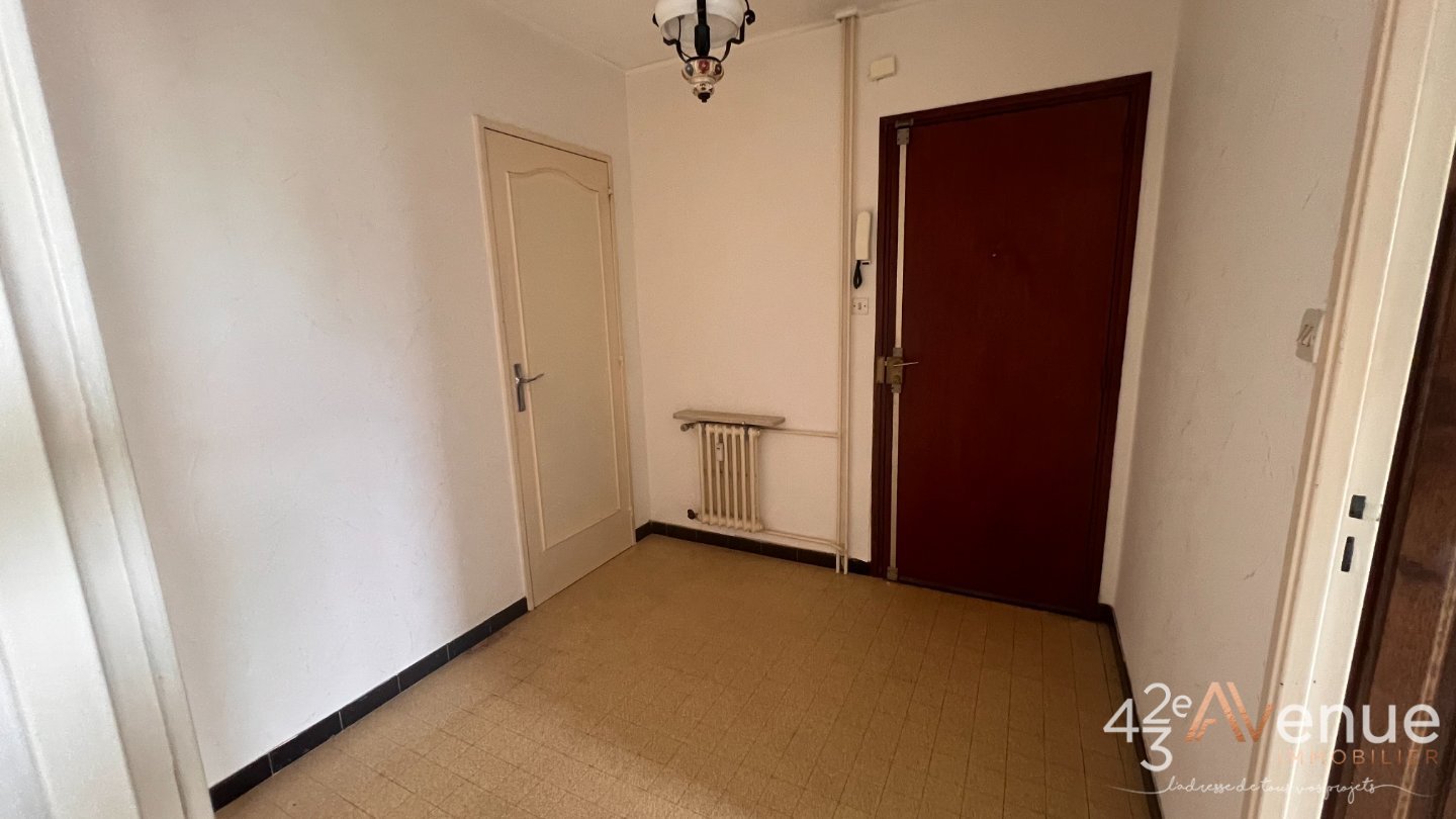 APPARTEMENT T3 A VENDRE - ST ETIENNE FAURIEL - 64 m2 - 75 000 &euro;