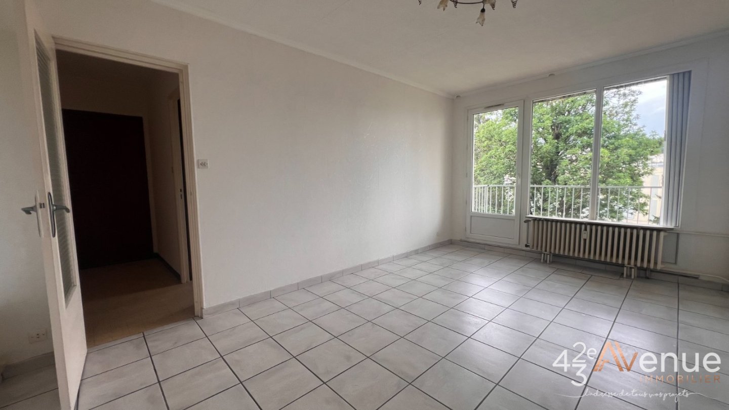 APPARTEMENT T3 A VENDRE - ST ETIENNE FAURIEL - 64 m2 - 75 000 &euro;