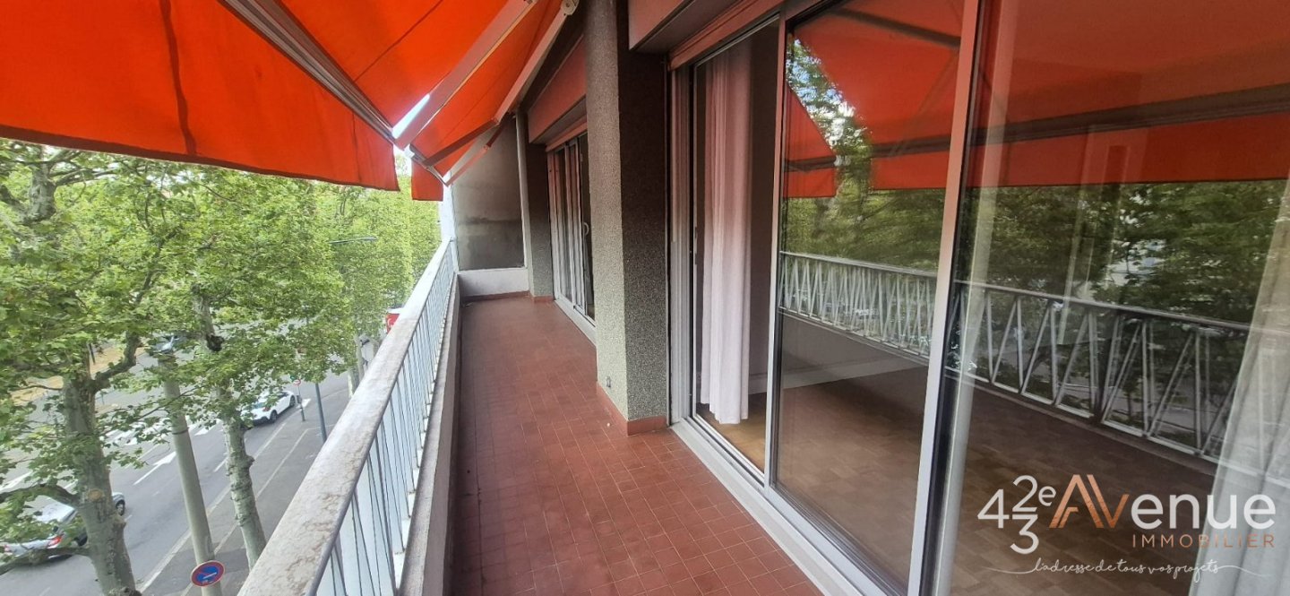T4 A VENDRE - ST ETIENNE FAURIEL - 106 m2 - 164 000 &euro;