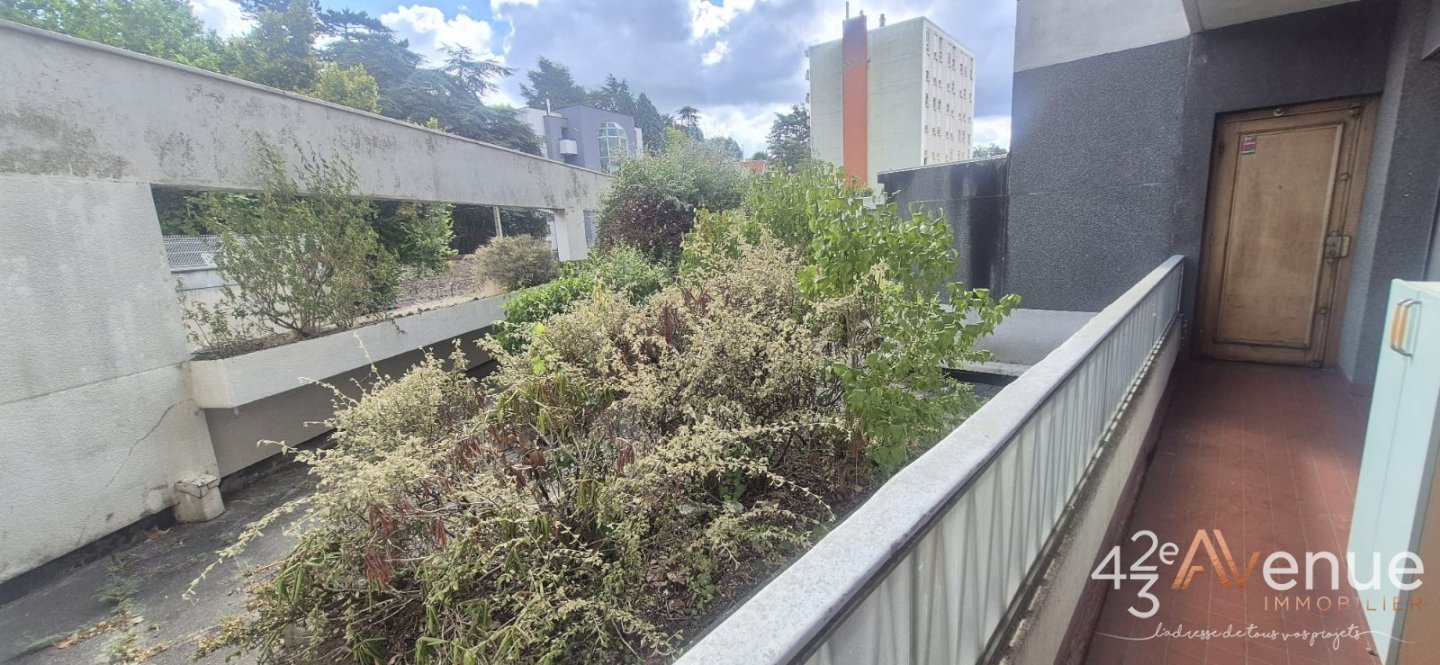 T4 A VENDRE - ST ETIENNE FAURIEL - 106 m2 - 164 000 &euro;