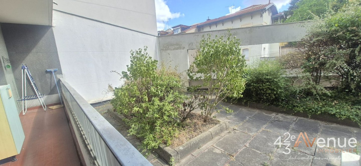 T4 A VENDRE - ST ETIENNE FAURIEL - 106 m2 - 164 000 &euro;