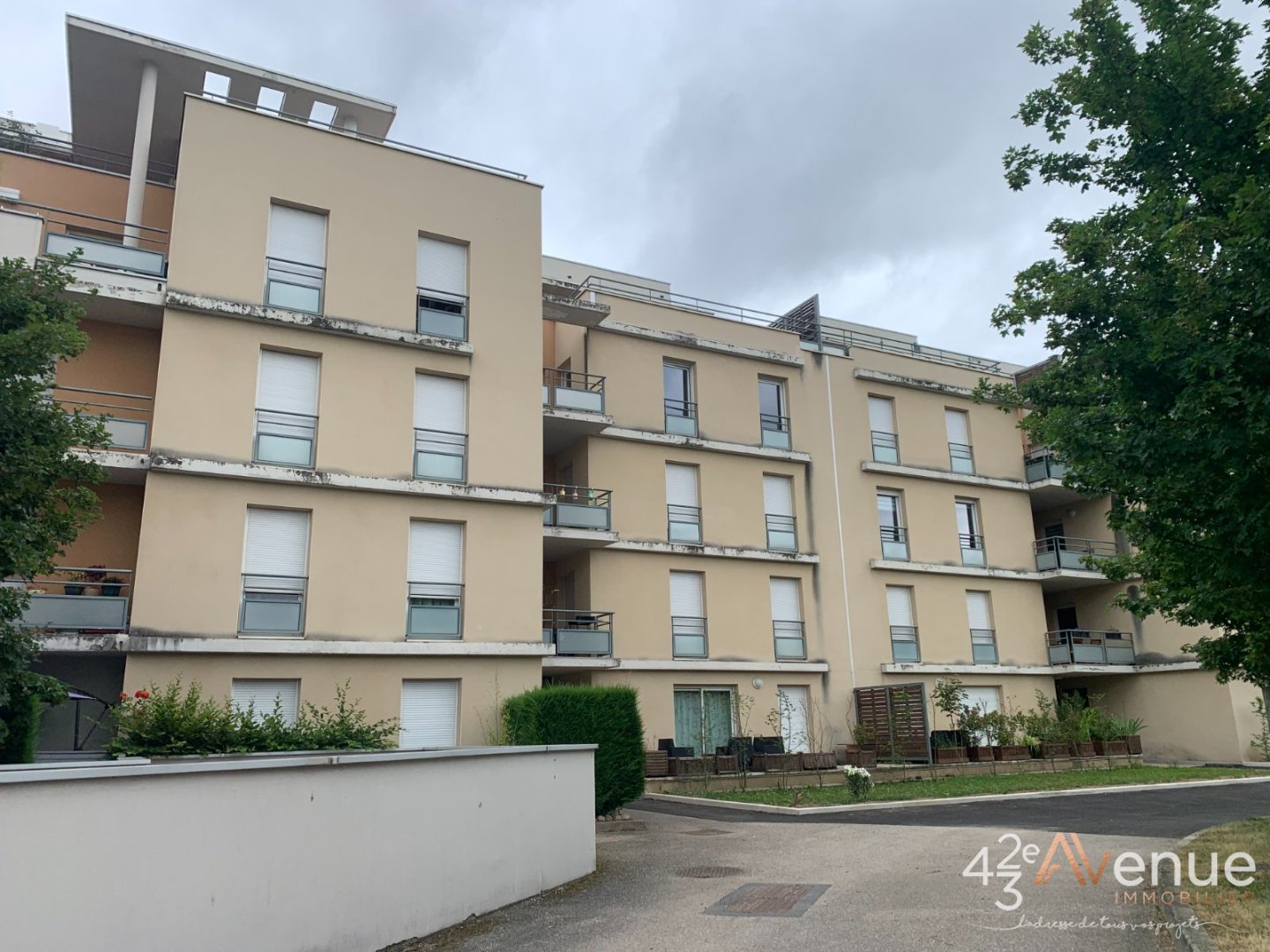 APPARTEMENT T3 A VENDRE - ST ETIENNE FAURIEL - 63.63 m2 - 140 000 &euro;
