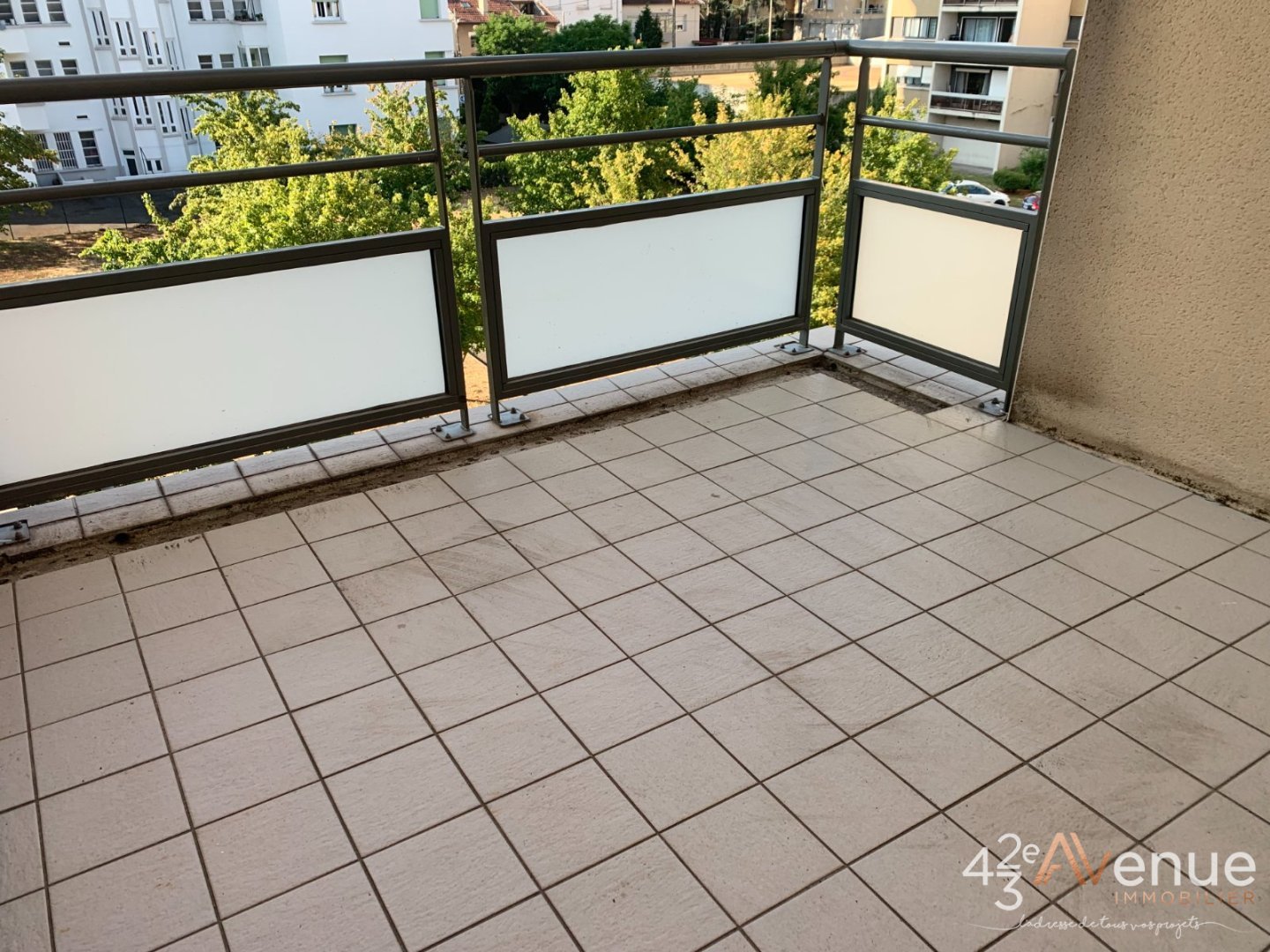 APPARTEMENT T3 A VENDRE - ST ETIENNE FAURIEL - 63.63 m2 - 140 000 &euro;