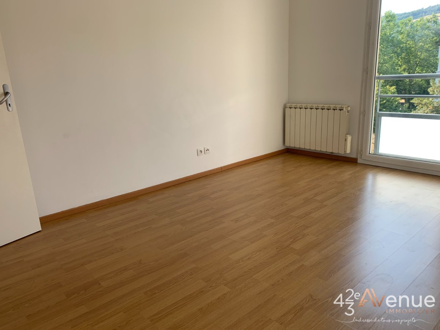 APPARTEMENT T3 A VENDRE - ST ETIENNE FAURIEL - 63.63 m2 - 140 000 &euro;