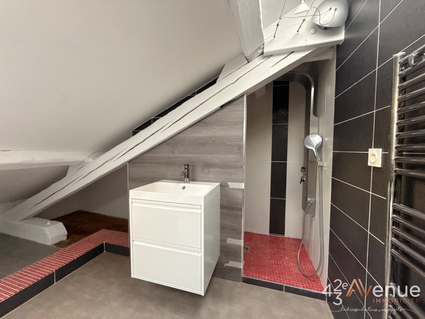 APPARTEMENT T3 A VENDRE - ST ETIENNE FAURIEL - 105.4 m2 - 115 000 &euro;