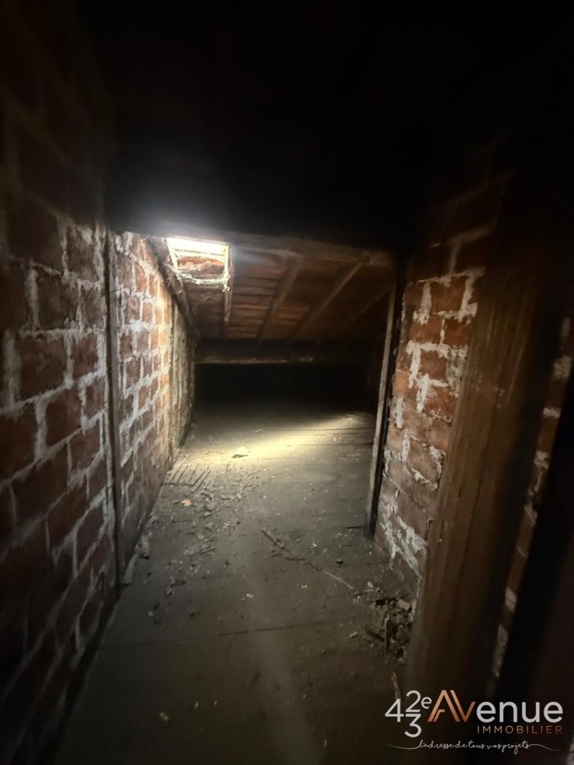 APPARTEMENT T3 A VENDRE - ST ETIENNE JACQUARD - 89 m2 - 40000€