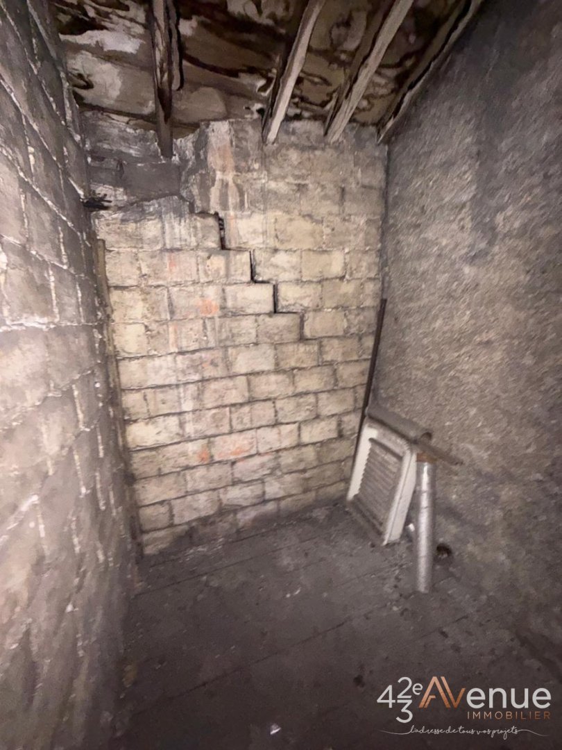 APPARTEMENT T3 A VENDRE - ST ETIENNE JACQUARD - 89 m2 - 40000€