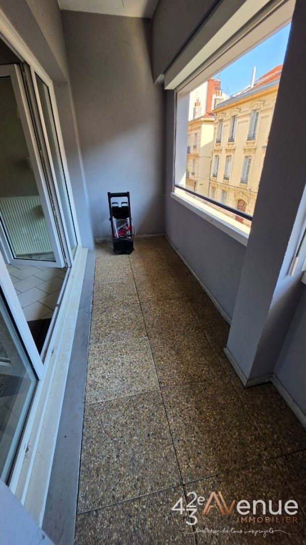 APPARTEMENT T3 A VENDRE - ST ETIENNE JACQUARD - 65.93 m2 - 130 500 &euro;