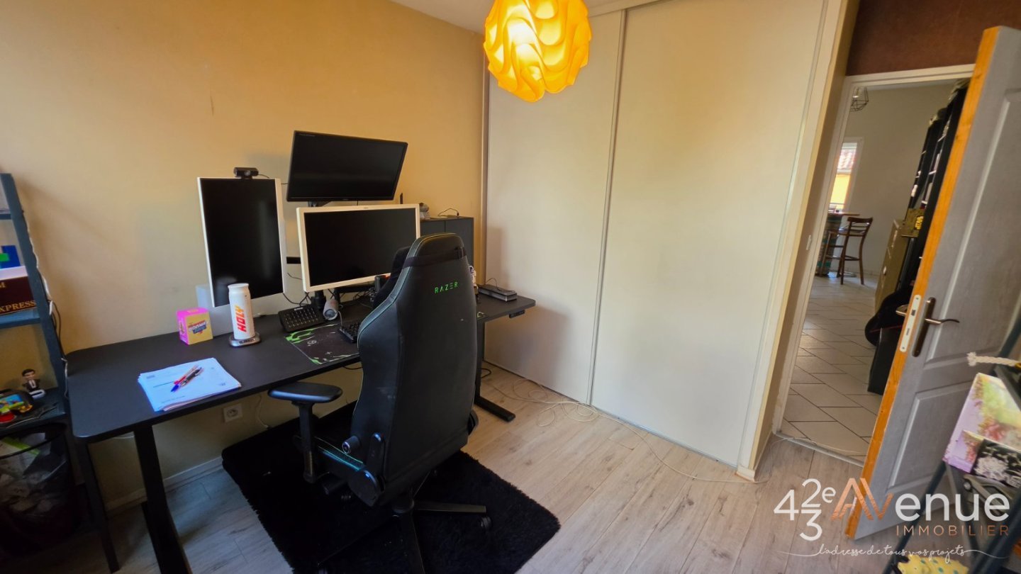 APPARTEMENT T3 A VENDRE - ST ETIENNE JACQUARD - 65.93 m2 - 130 500 &euro;