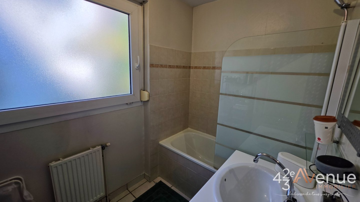 APPARTEMENT T3 A VENDRE - ST ETIENNE JACQUARD - 65.93 m2 - 130 500 &euro;