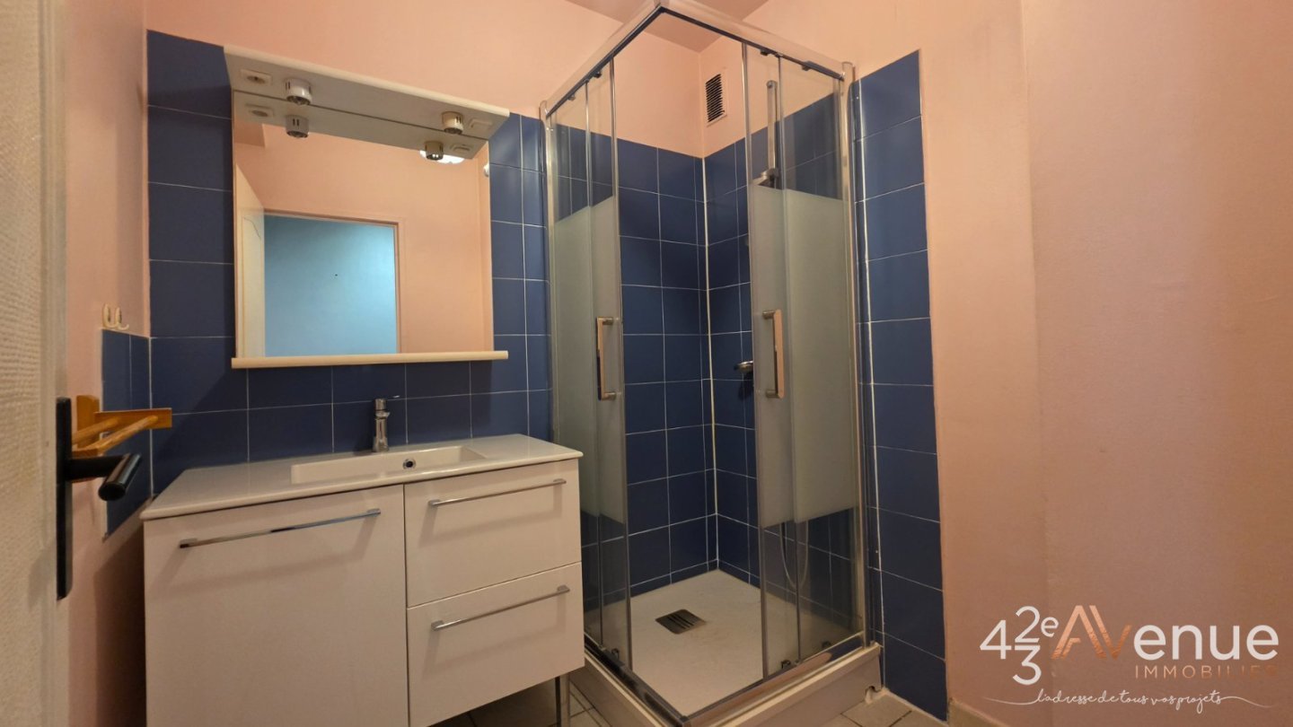 APPARTEMENT T3 A VENDRE - ST ETIENNE JACQUARD - 62.21 m2 - 79 000 &euro;