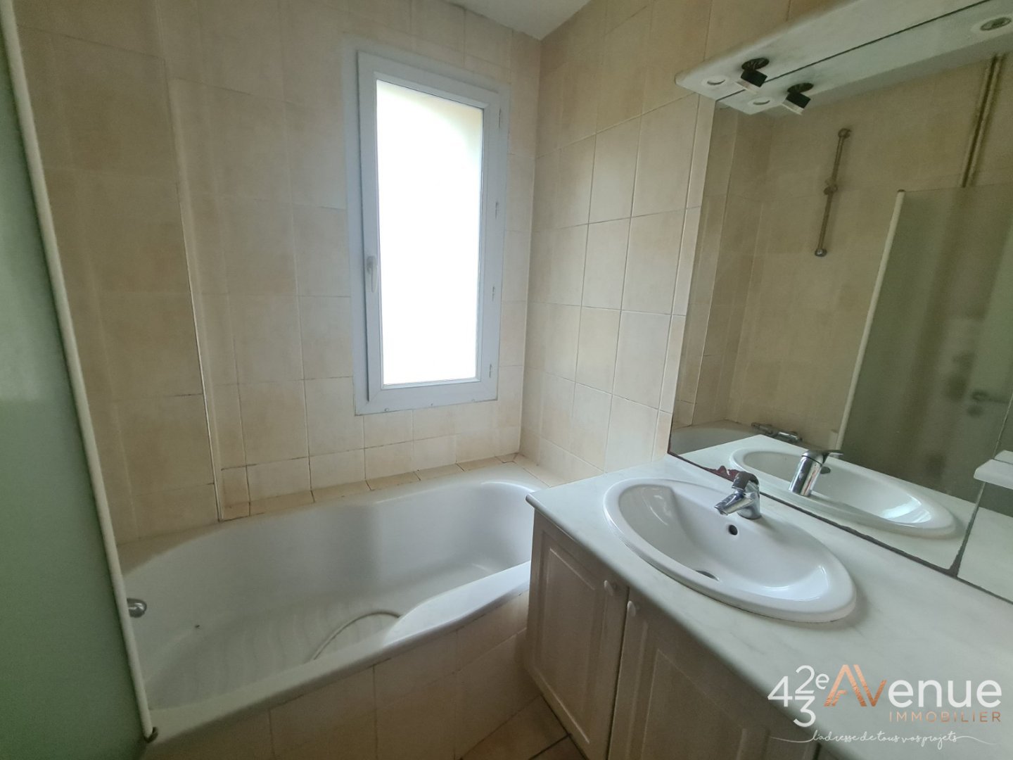 APPARTEMENT T3 A VENDRE - ST ETIENNE MONTAUD - 65.21 m2 - 88000€