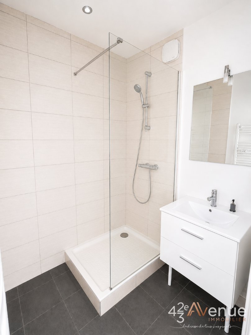 APPARTEMENT T3 A VENDRE - ST ETIENNE MONTHIEU - 57.41 m2 - 85 000 &euro;