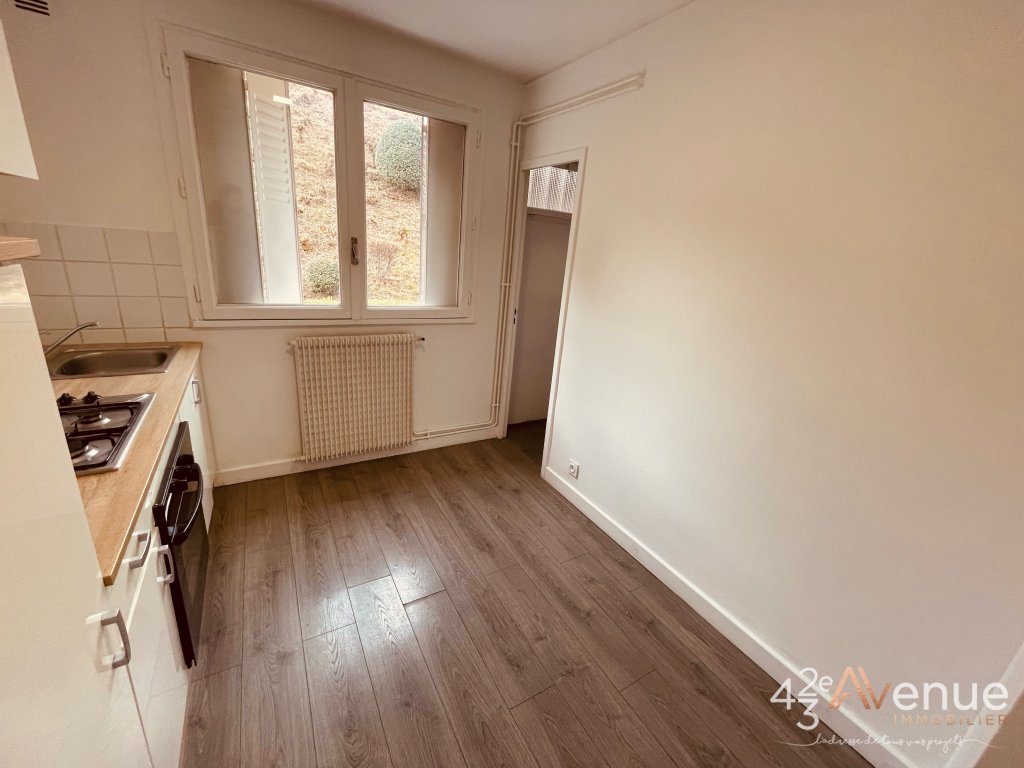 APPARTEMENT T3 - ST ETIENNE MONTPLAISIR - 57.19 m2 - 69000€