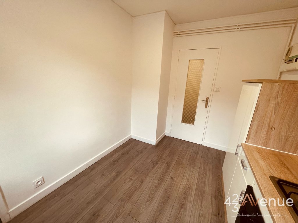 APPARTEMENT T3 - ST ETIENNE MONTPLAISIR - 57.19 m2 - 69000€