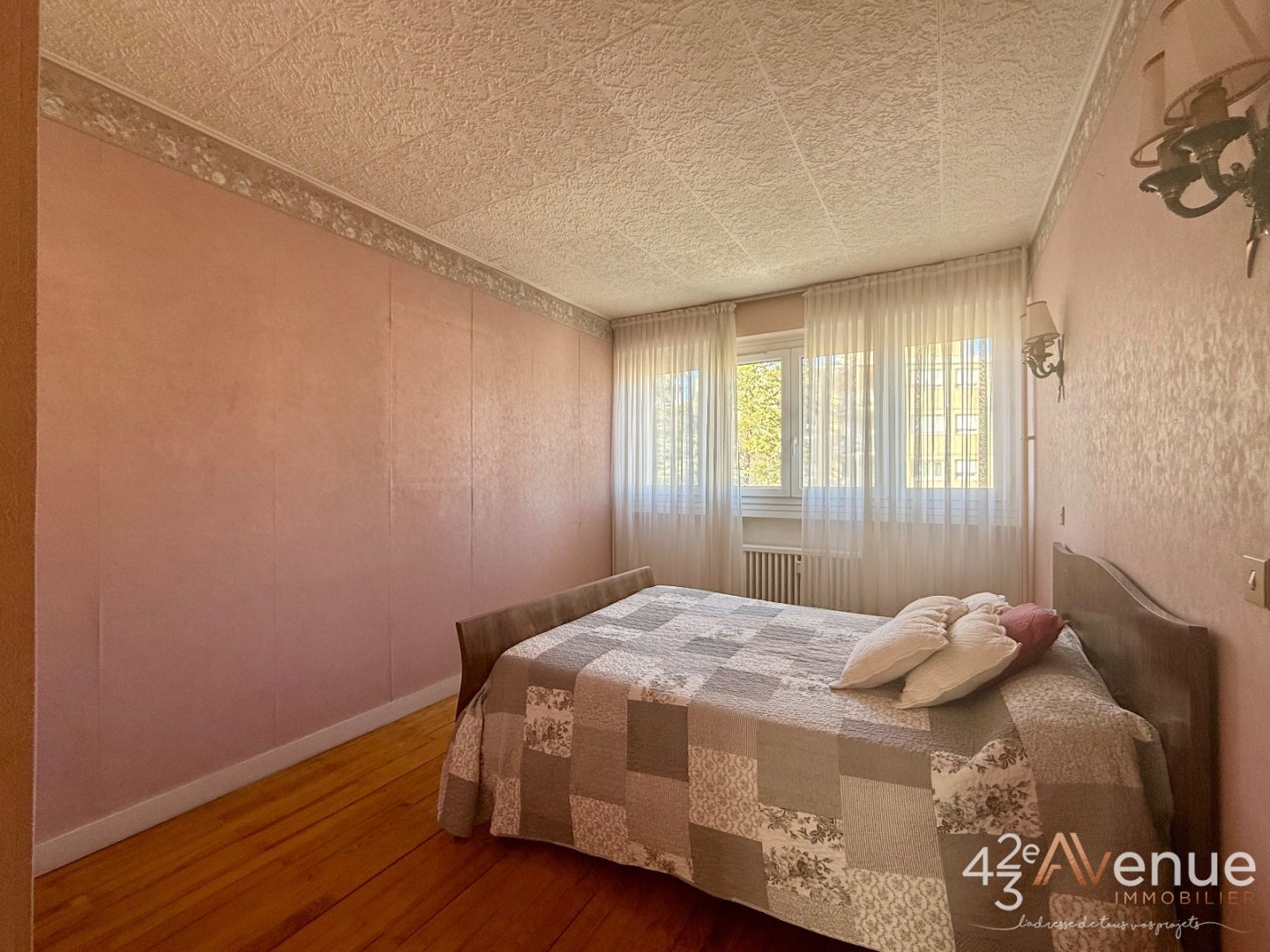 Appartement T3 avec balcon et garage A VENDRE - ST ETIENNE MONTPLAISIR - 63.91 m2 - 75�000�&euro;