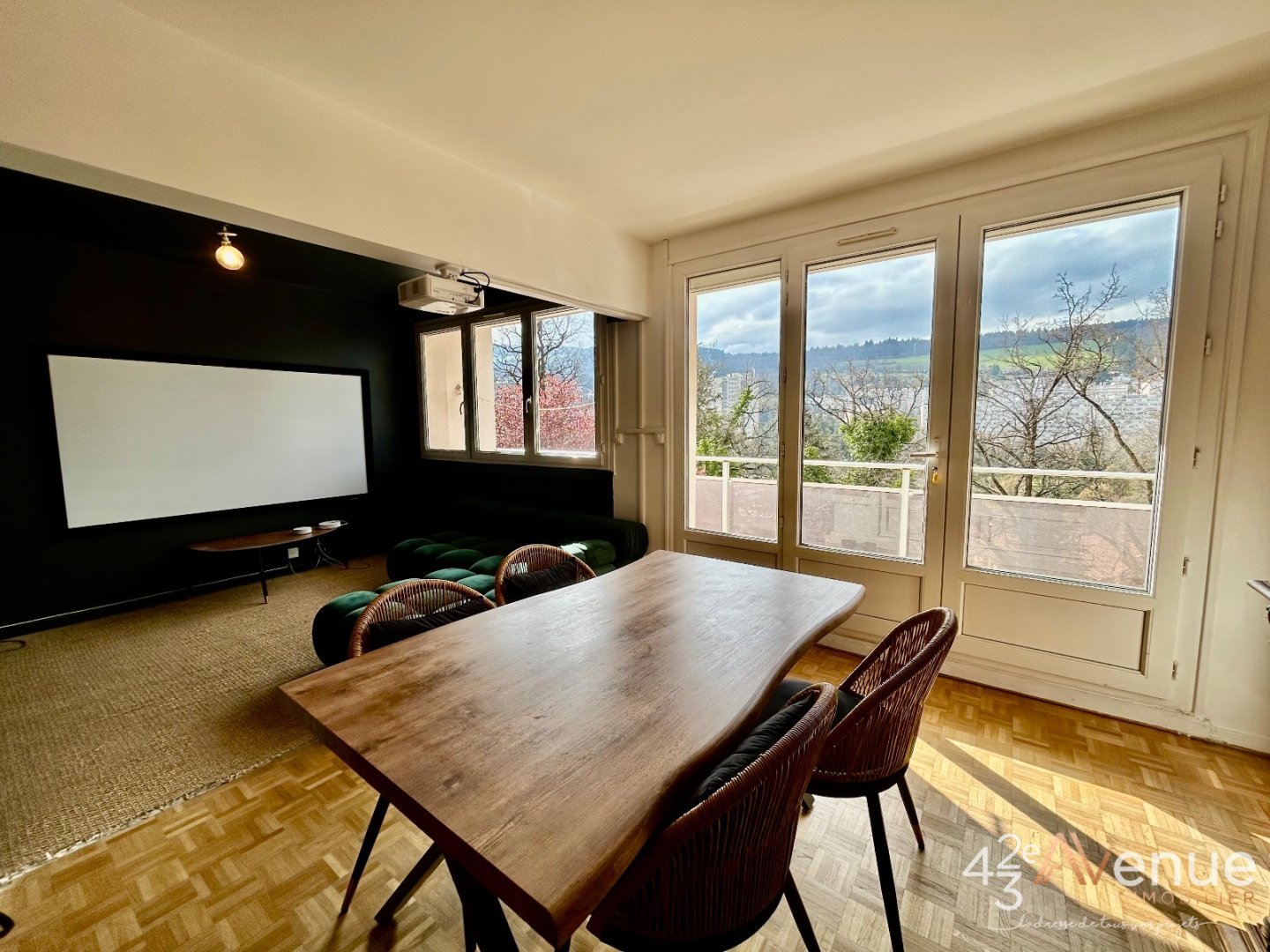 APPARTEMENT T3 A VENDRE - ST ETIENNE MONTPLAISIR - 70 m2 - 105 000 &euro;