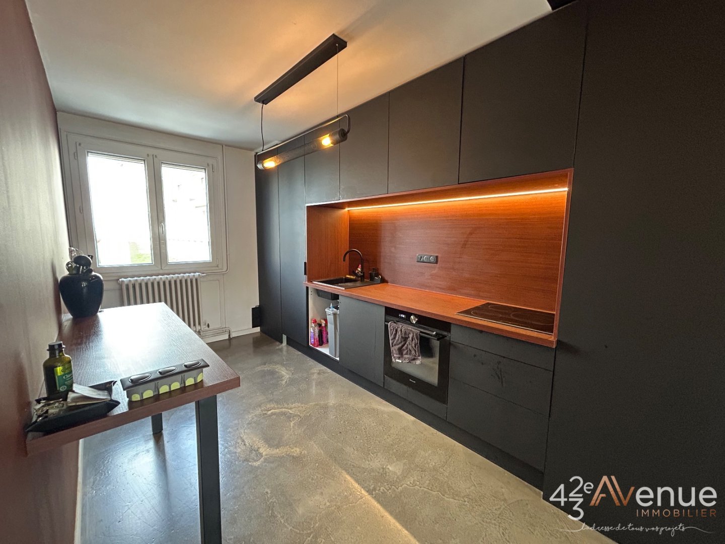 APPARTEMENT T3 A VENDRE - ST ETIENNE MONTPLAISIR - 70 m2 - 105 000 &euro;