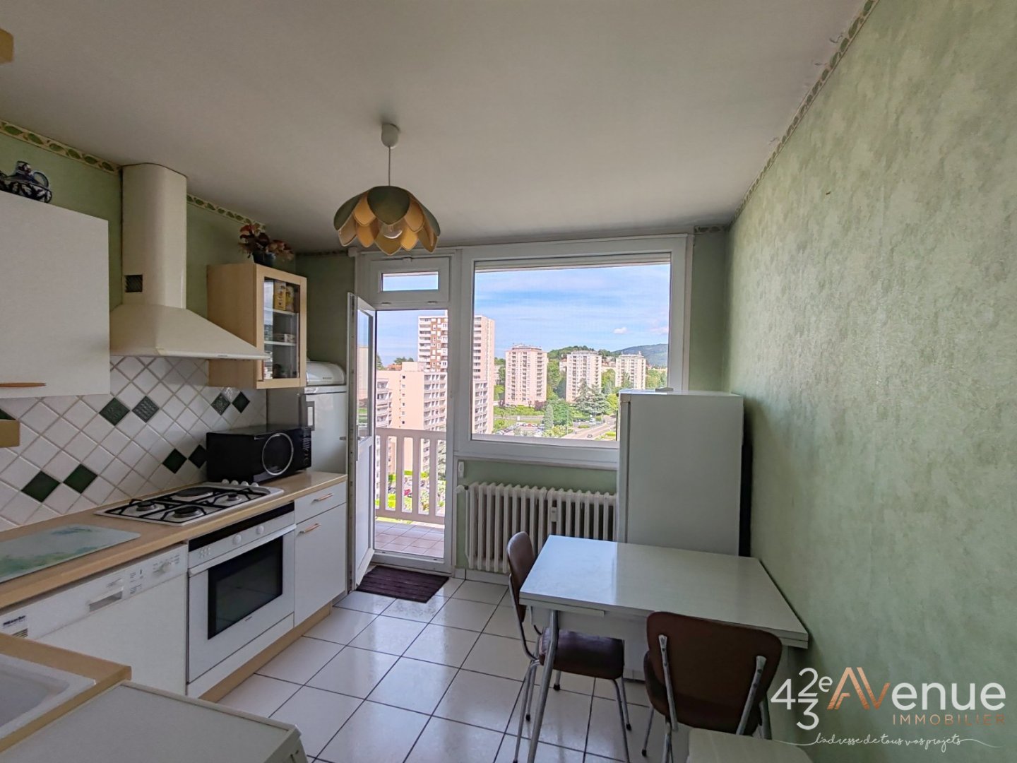 APPARTEMENT T3 A VENDRE - ST ETIENNE MONTPLAISIR - 62 m2 - 63 000 &euro;