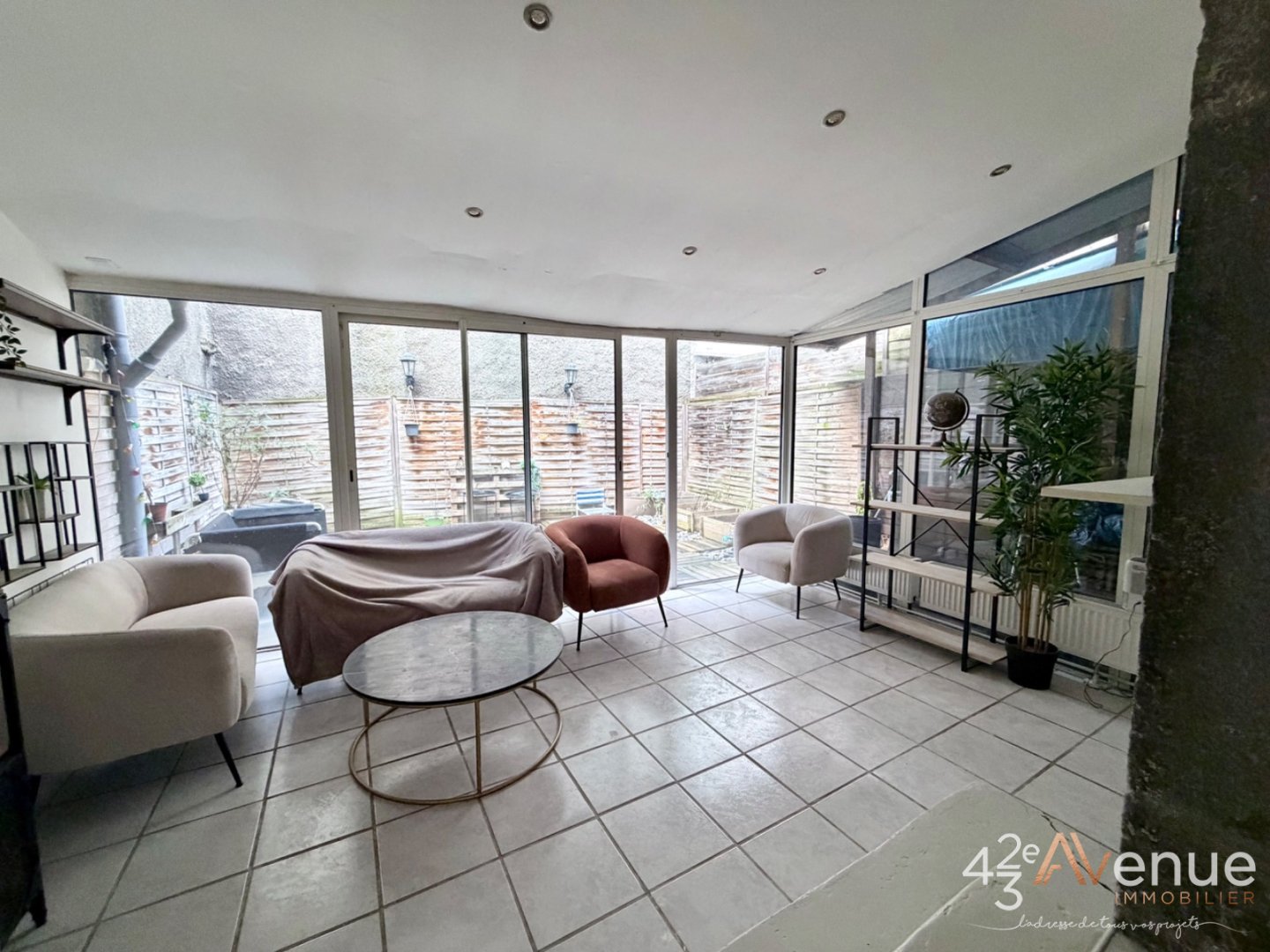 F3 de 61,38 m2 avec 25 m2 de terrasse A VENDRE - ST ETIENNE VILLEBOEUF - 61.38 m2 - 105�000�&euro;