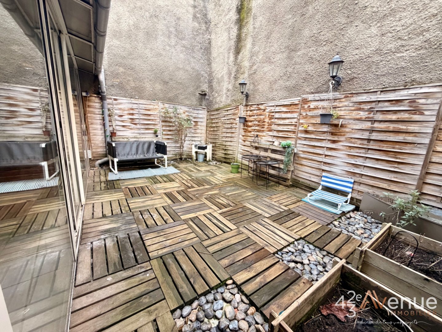 F3 de 61,38 m2 avec 25 m2 de terrasse A VENDRE - ST ETIENNE VILLEBOEUF - 61.38 m2 - 105�000�&euro;